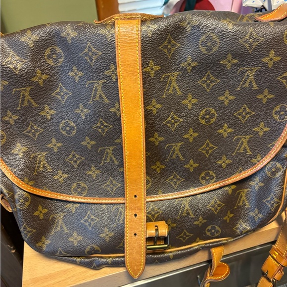 Louis Vuitton Monogram Saumur 35 - Picture 6 of 11